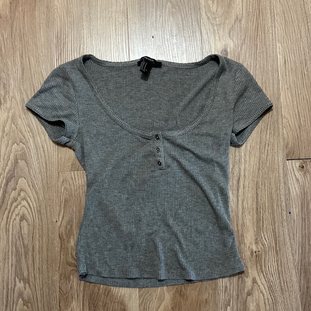 Low cut crop top
